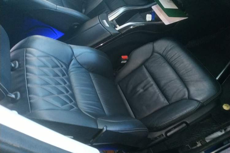 Used Honda Elysion 2019 2.0L Hybrid Luxury Edition Right Front Seat