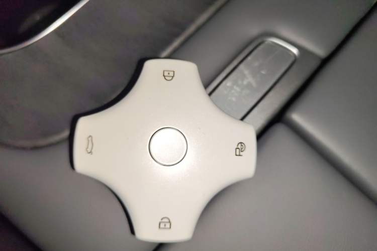 Used Dongfeng eπ eπ008 2026 Model Six-Seat Pure-Electric Family Edition