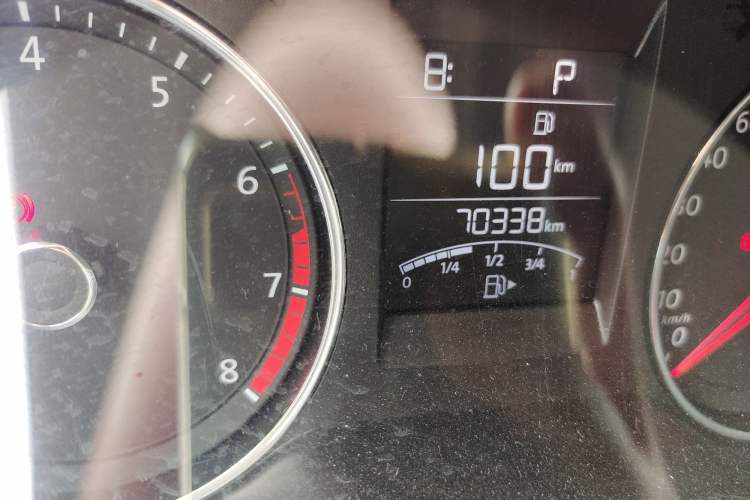 Used Volkswagen Polo 2016 1.6L Automatic Comfort Model
