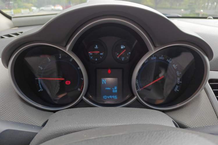 Used Chevrolet Cruze 2013 1.8L SE AT Instrument Cluster