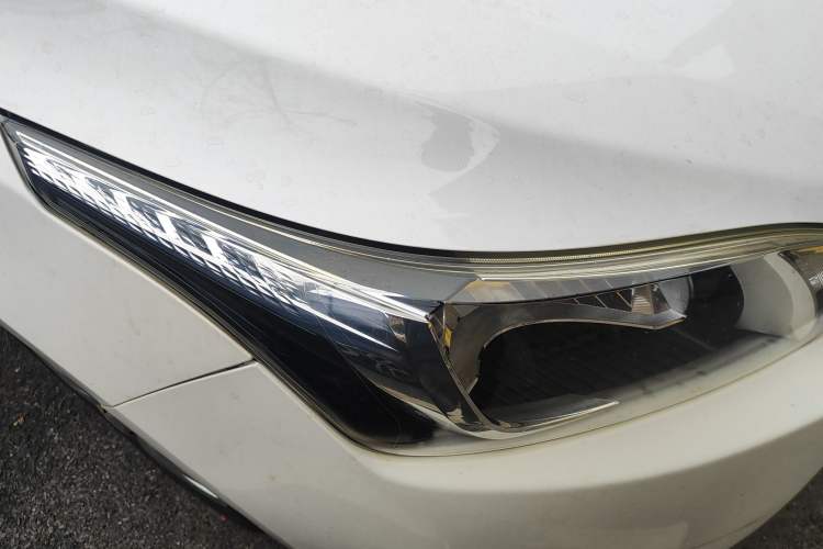 Used Toyota YARiS L Zhi Xuan 2015 1.5E Automatic Charm Edition Right Front Headlight