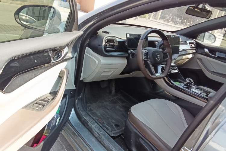 Used BYD Qin PLUS 2024 HONOR Edition DM-i 55KM Leading Model
