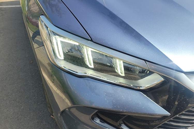 Used BYD Song Pro New Energy 2024 HONOR Edition DM-i 110KM Excellence Model Right Front Headlight