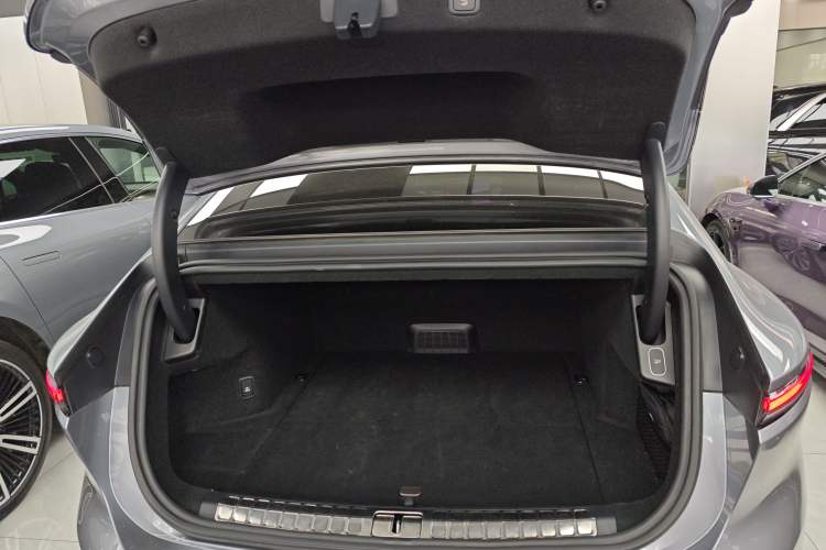 Used Nio ET9 2025 100kWh Signature Edition Trunk