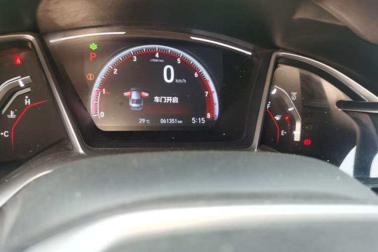 Used Honda Civic 2019 220TURBO CVT Dynamic Edition China V Emission Standard Odometer Close Up