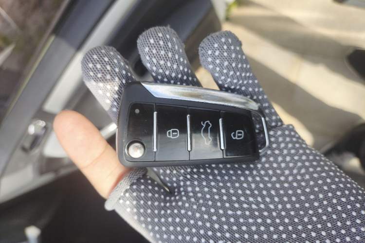 Used JAC Group Refine S3 2016 1.5L CVT Luxury Smart Version Vehicle Key