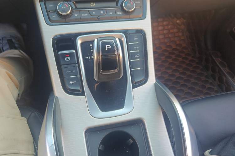 Used Geely Auto Emgrand X7 Sport 2020 1.8TD DCT Two-Wheel Drive Zhiya Model