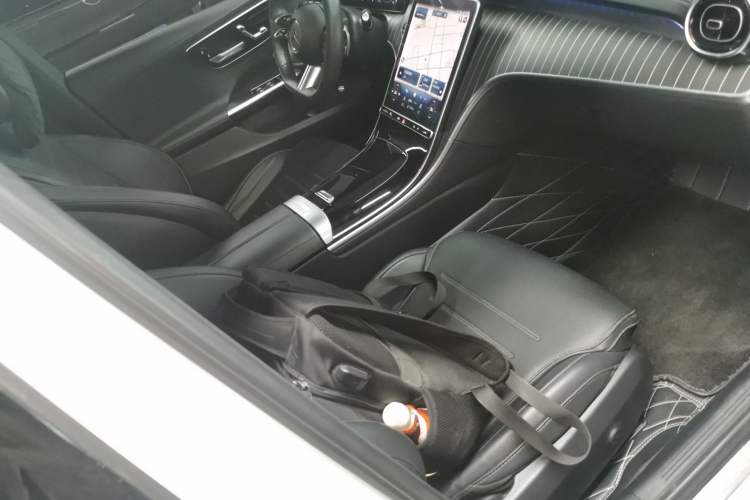 Used Mercedes-Benz C-Class 2023 Revised C 200 L Sport Edition Right Front Seat