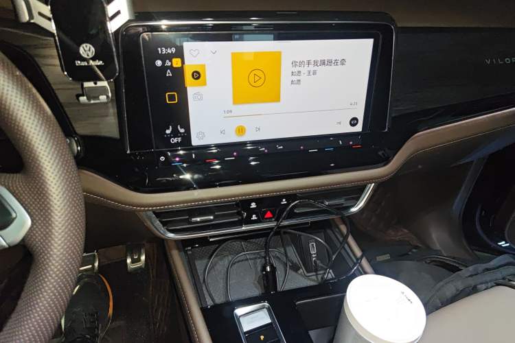 Used Volkswagen Viloran 2024 380TSI Luxury Edition Audio And AC Panel