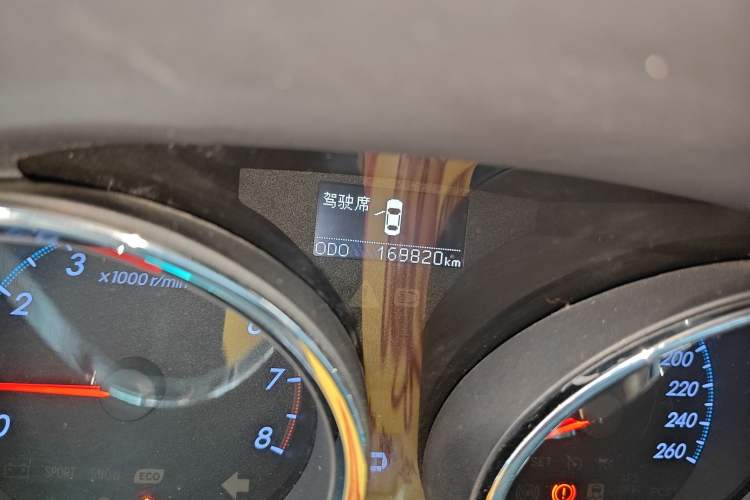 Used Toyota Reiz 2013 2.5V Shangrui Edition Odometer Close Up