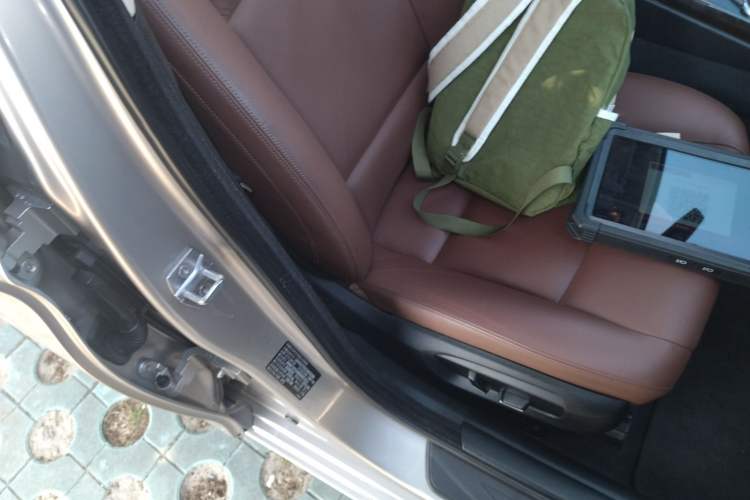 Used BMW 5 Series 2014 525Li Leading Model