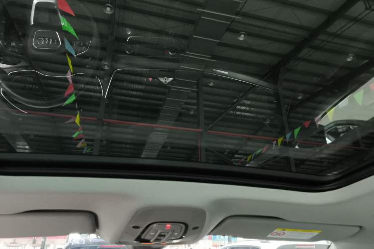 Used Audi Q5L 2022 40T Fashionable and Dynamic Model Headliner