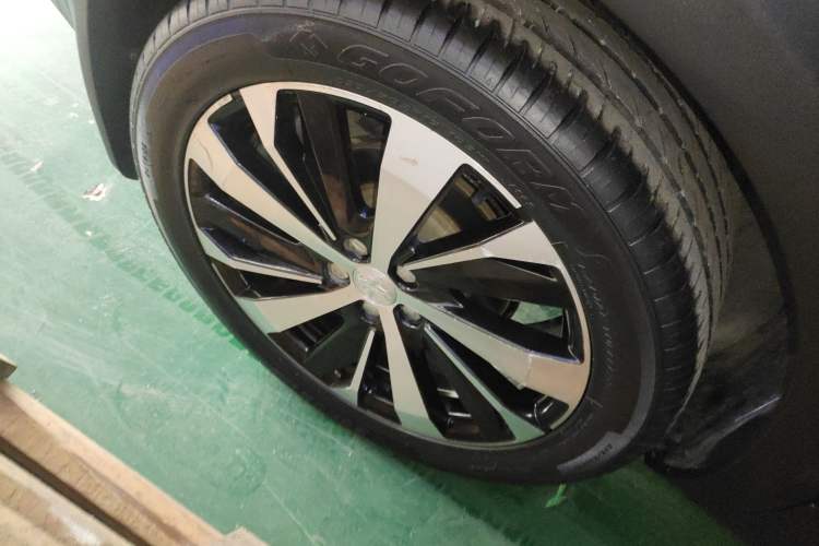 Used Peugeot 5008 2017 380THP 7-Seater Luxury Edition Right Rear Wheel Hub