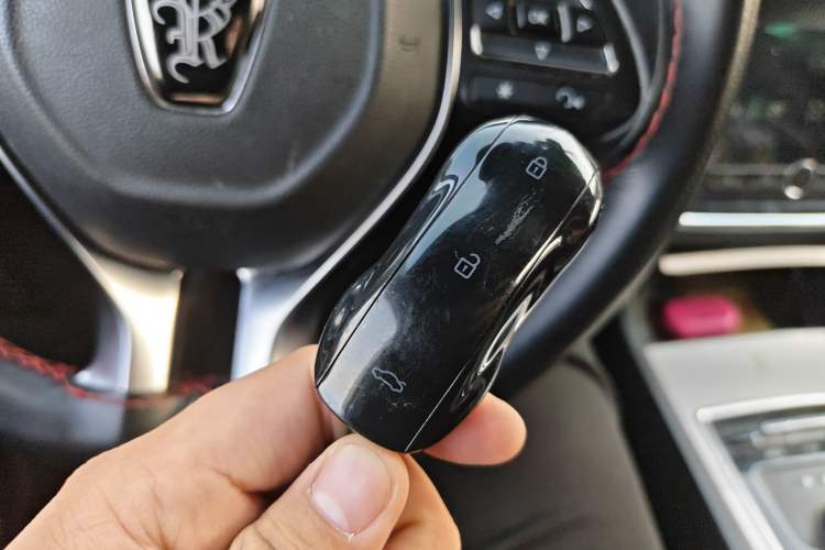 Used Roewe i6 New Energy 2017 45T Hybrid Connective Smart Luxury Edition Vehicle Key