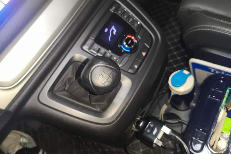 Used SAIC MAXUS G10 2023 Facelift 2.0L Manual Multi-Function Version Gasoline 7-Seater