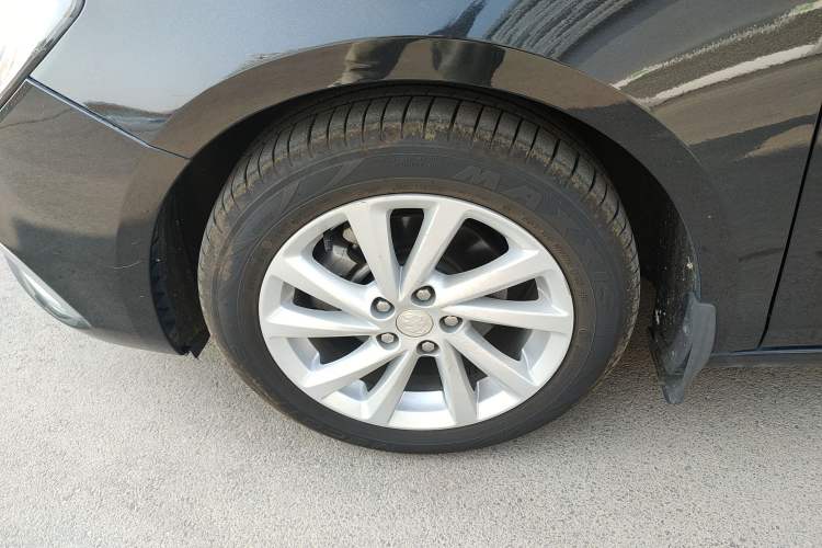 Used Buick Verano 2018 Sedan 15S Automatic Entry Model Left Front Wheel Hub