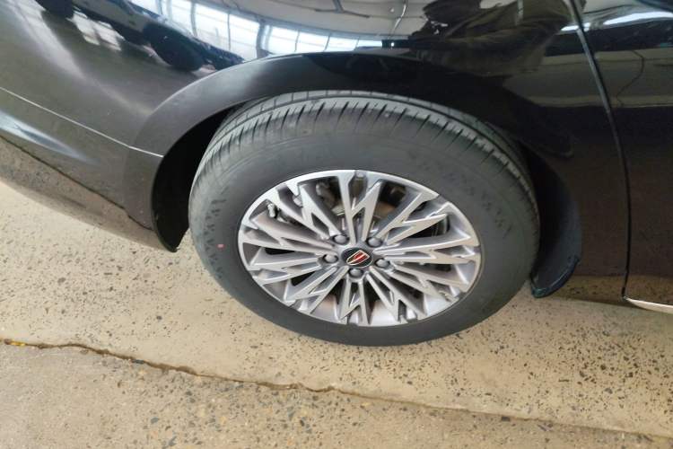 Used Hongqi H5 2024 1.5T DCT Smart Connect Flagship Edition Right Rear Wheel Hub