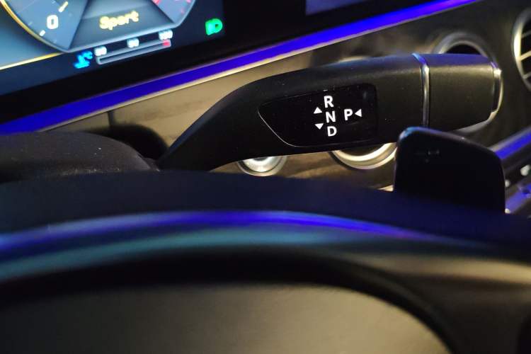 Used Mercedes-Benz E-Class 2018 Facelift E 200 L Sport Edition Gear Lever