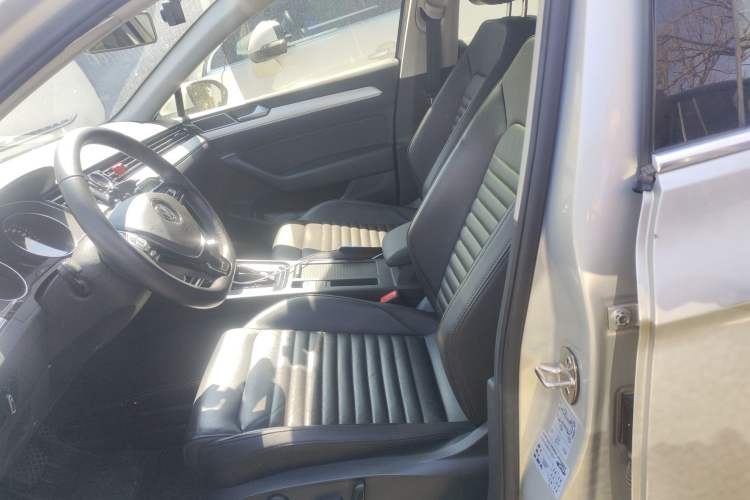 Used Volkswagen Magotan 2017 330TSI DSG Leading Model Left Front Seat