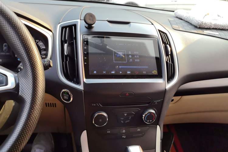 Used Ford Edge 2018 EcoBoost 245 Two-Wheel-Drive Titanium 5-Seater China V Standard Audio And AC Panel