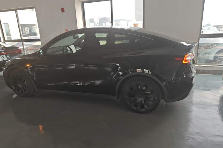 Used Tesla Model Y 2021 Standard Range Rear-Wheel Drive Version
