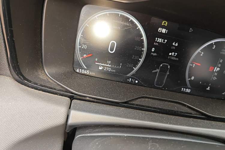 Used Lynk & Co 01 2018 2.0T Two-Wheel-Drive + Version Odometer Close Up