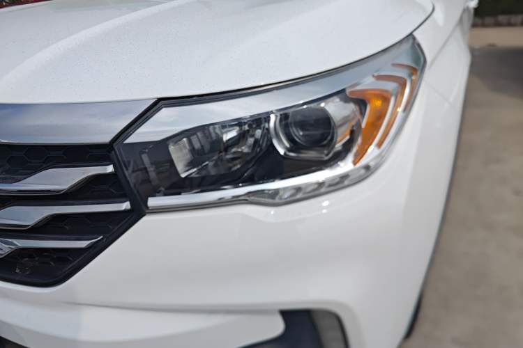 Used GAC Trumpchi GS4 2017 235T Automatic Two-Wheel Drive Elite Edition Left Front Headlight