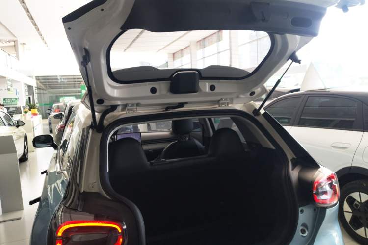 Used Dongfeng NAMMI 01 2024 430 Max Smart+ Trunk