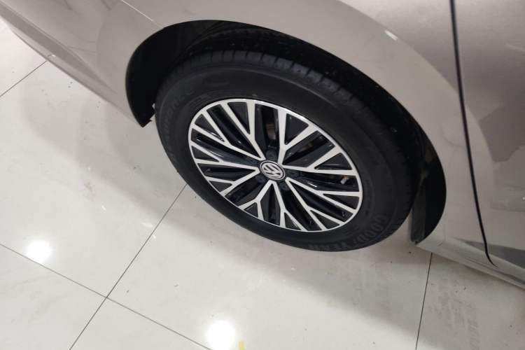 Used Volkswagen Sagitar 2020 280TSI DSG Comfort Version China VI Standard Right Rear Wheel Hub