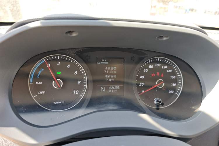 Used Wuling Yangguang 2024 300KM Comfort Version Passenger Van 75kW Instrument Cluster