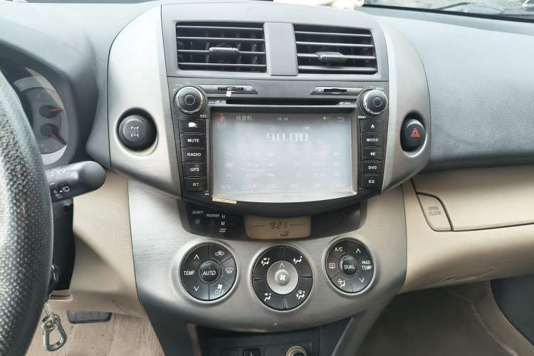Used Toyota RAV4 2011 2.4L Automatic 4x4 Luxury Edition Audio And AC Panel