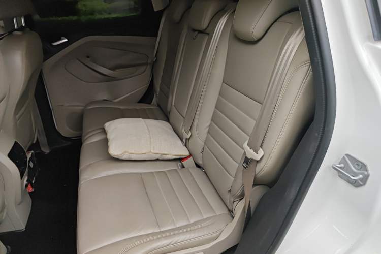 Used Ford Kuga 2013 2.0L GTDi Four-Wheel Drive Premium Model Left Rear Seat