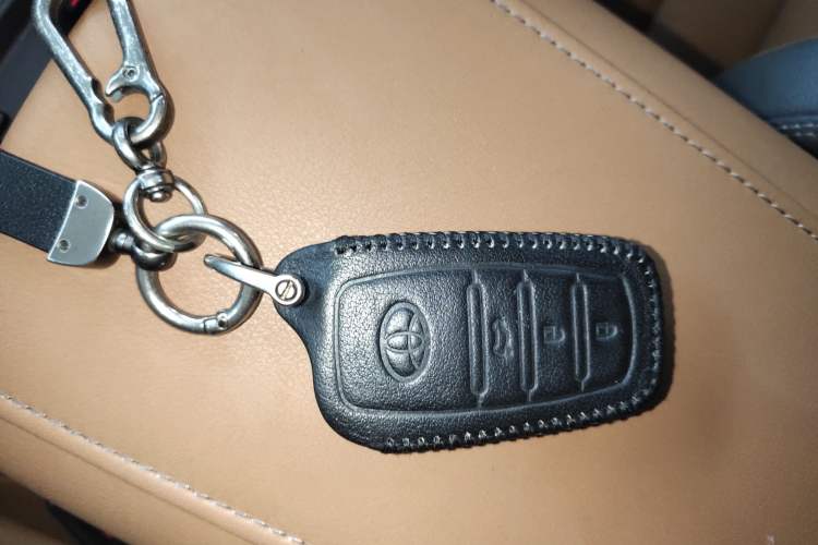 Used Toyota Venza 2023 2.0L CVT Two-Wheel Drive Prestige Version
