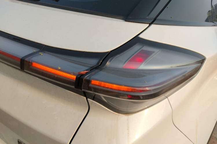 Used NETA U 2023 NETA U-Ⅱ Challenge Edition 500 U Show – Lithium Iron Phosphate Right Rear Taillight