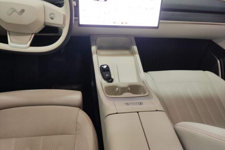 Used ONVO L60 2024 60 kWh Rear-Drive Version