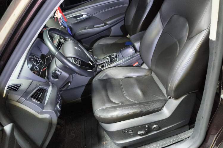 Used BORGWARD BX7 2016 28T Two-Wheel Drive Luxury Version 5 Seats
