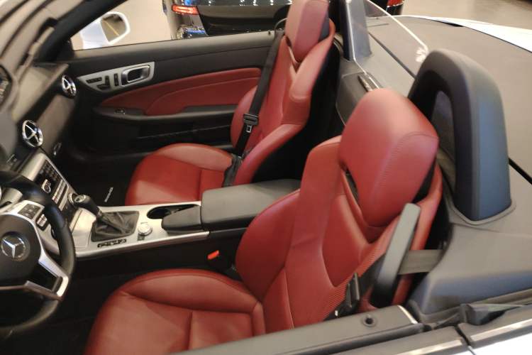 Used Mercedes-Benz SLK-Class 2011 SLK 200 Fashion Model