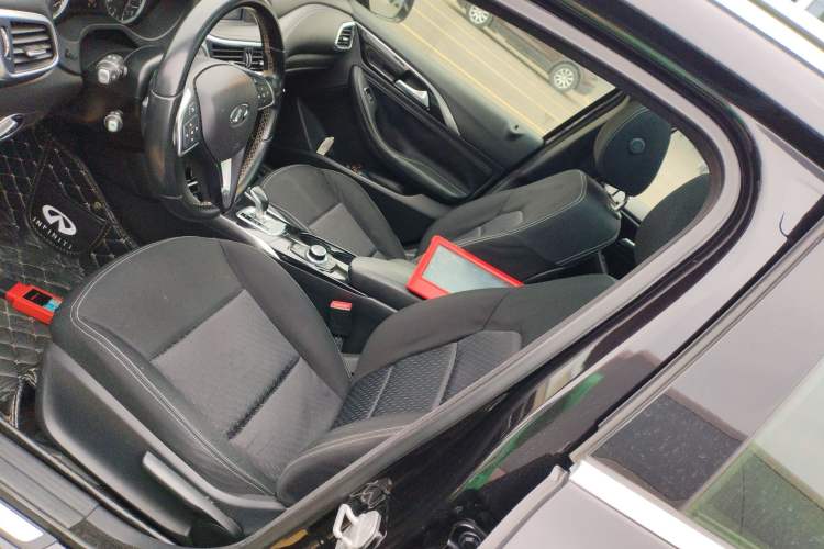 Used Infiniti QX30 2017 1.6T Two-Wheel-Drive Sport Edition