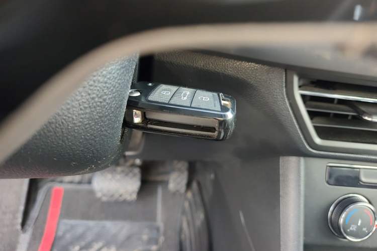 Used Volkswagen Lavida 2018 Hatchback 200TSI DSG Trend Edition China V Standard Vehicle Key