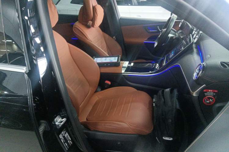 Used Mercedes-Benz GLC 2023 Facelift GLC 260 L 4MATIC Dynamic Version 5 Seats
