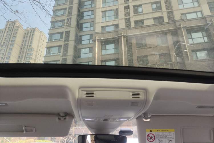 Used Volkswagen Tayron 2023 280TSI Two-Wheel-Drive Luxury Plus Advanced Version Headliner