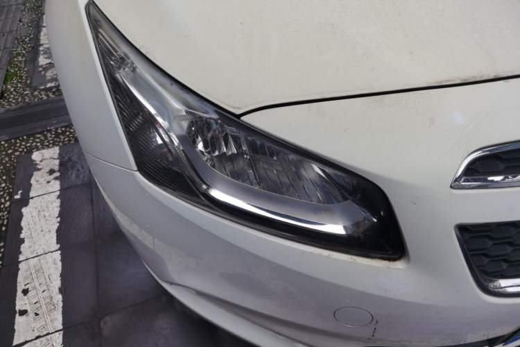 Used Chevrolet Cruze 2015 1.5L Manual Elite Edition Right Front Headlight