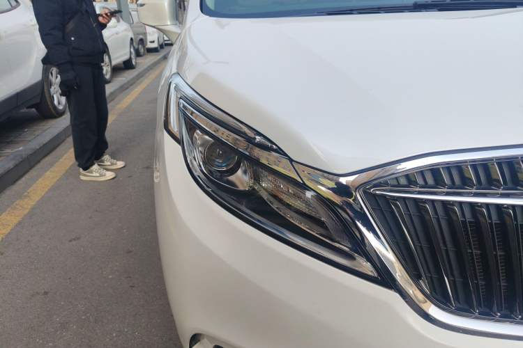 Used Buick GL8 2018 ES 28T Comfort Model China VI Standard
