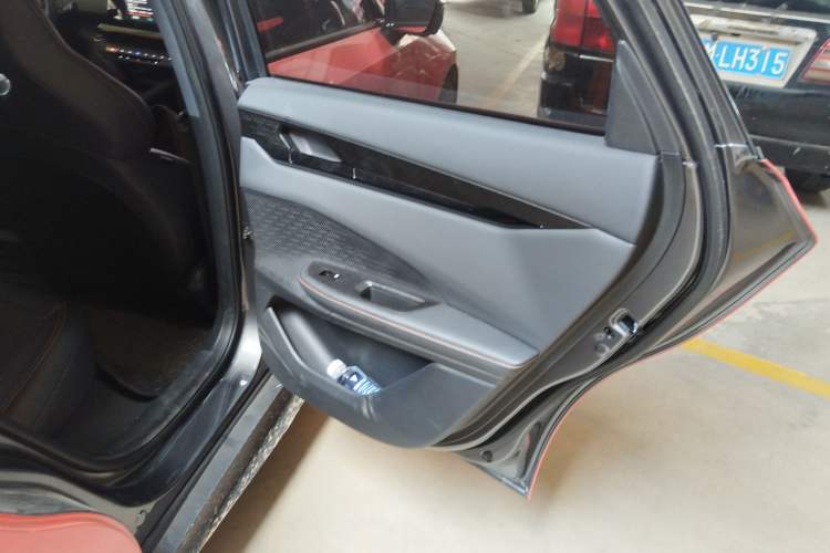 Used Changan UNI-V 2024 1.5T Smart Navigation Version
