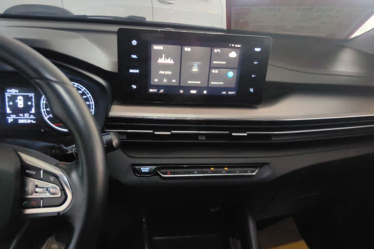 Used Geely Auto Vision X3 2021 PRO 1.5L CVT Deluxe Model Audio And AC Panel