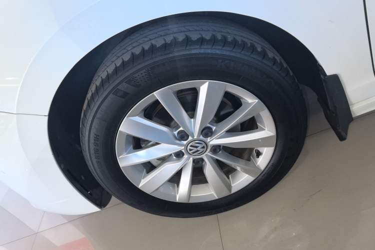 Used Volkswagen Bora 2020 1.5L Automatic Comfort Model Left Front Wheel Hub