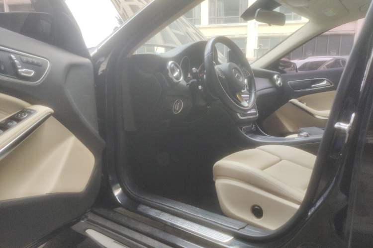 Used Mercedes-Benz GLA 2017 GLA 200 Fashion Model
