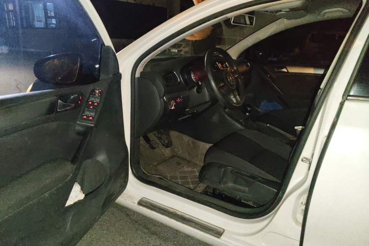 Used Volkswagen Golf 2011 1.6 Manual Fashion Edition