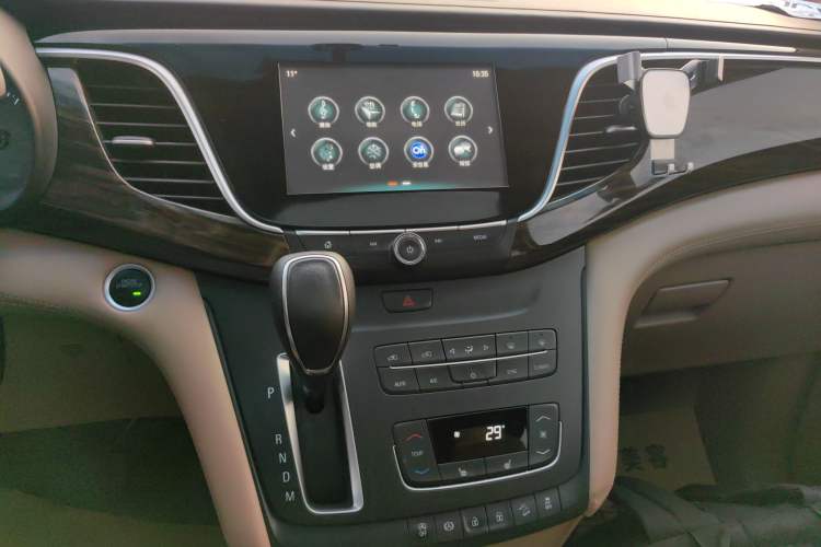 Used Buick GL8 2017 ES 28T Premium Version China V Standard Audio And AC Panel