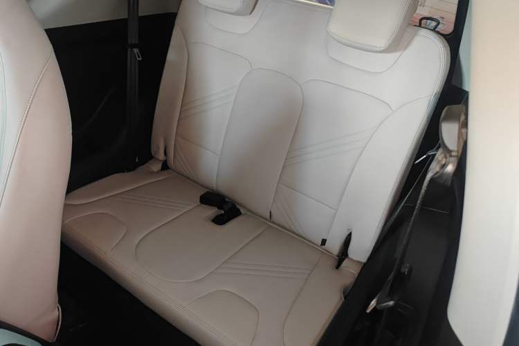 Used Chery QQ Little Ant 2021 200 000-Yuan Ant Fan Edition Talent Version NMC Battery 301 km Left Rear Seat